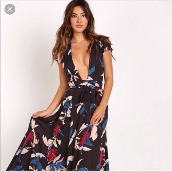 Tularosa Dresses & Skirts - Tularosa Floral Wrap Maxi Dress